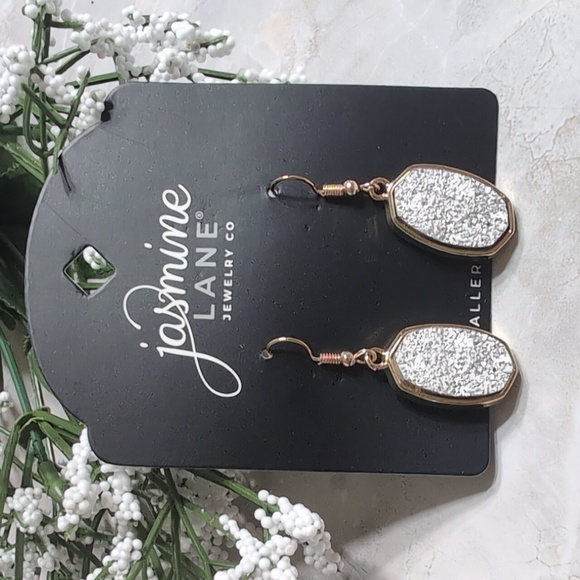 NEW Jasmine Lane Goldtone Druzy Silver Sparkle Earrings - Picture 6 of 6